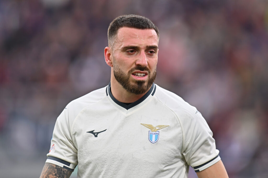 Mario Gila playing for Lazio.