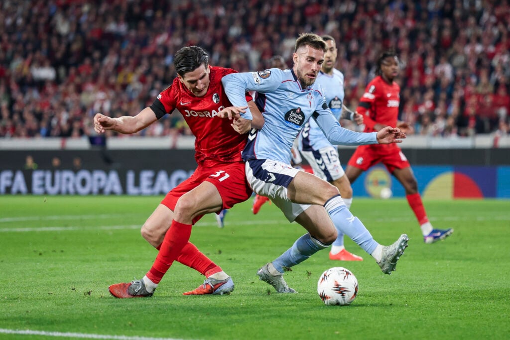Oscar Mingueza playing for Celta Vigo.
