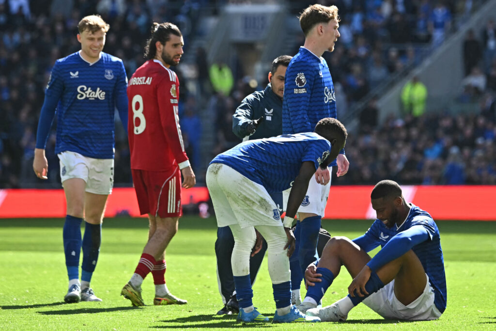 FBL-ENG-PR-EVERTON-LIVERPOOL