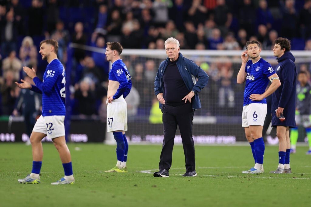 David Moyes and Everton players looking dejected after a 3-3 draw against Manchester City