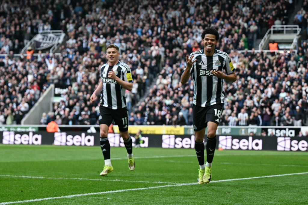William Osula playing for Newcastle United.