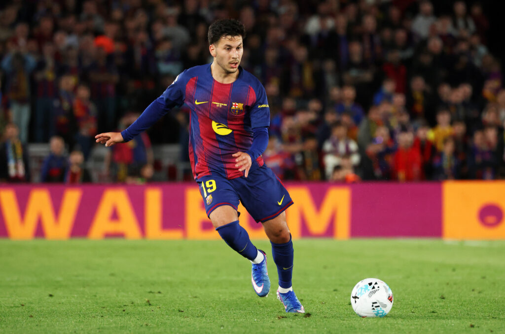 Roony Bardghji playing for Barcelona.