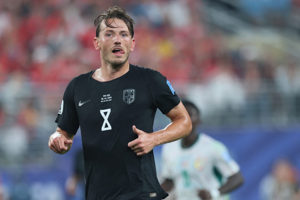 Sander Berge playing for Norway.