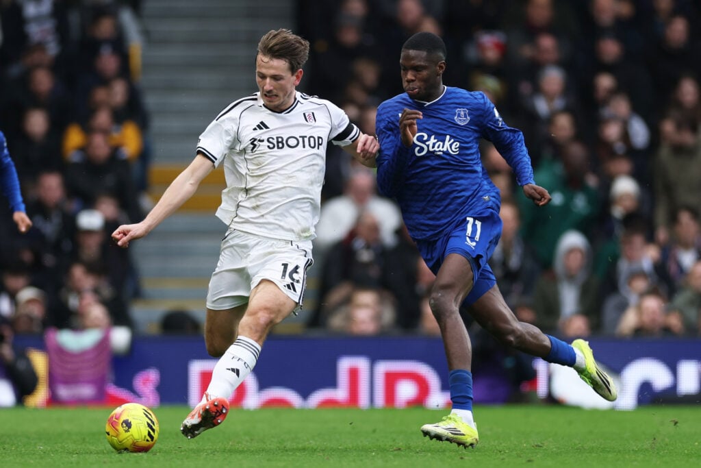Sander Berge protects the ball from Thierno Barry.
