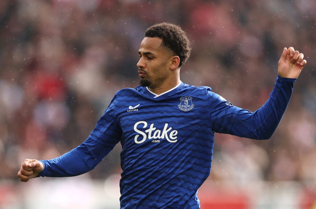 Iliman Ndiaye playing for Everton.