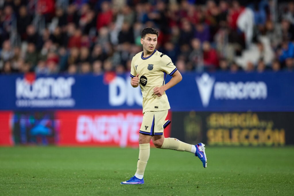 Roony Bardghji playing for Barcelona.